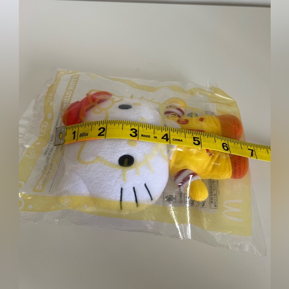 2013 Limited Edition Hello Kitty McDonalds Crew Plushie - Picture 6 of 6